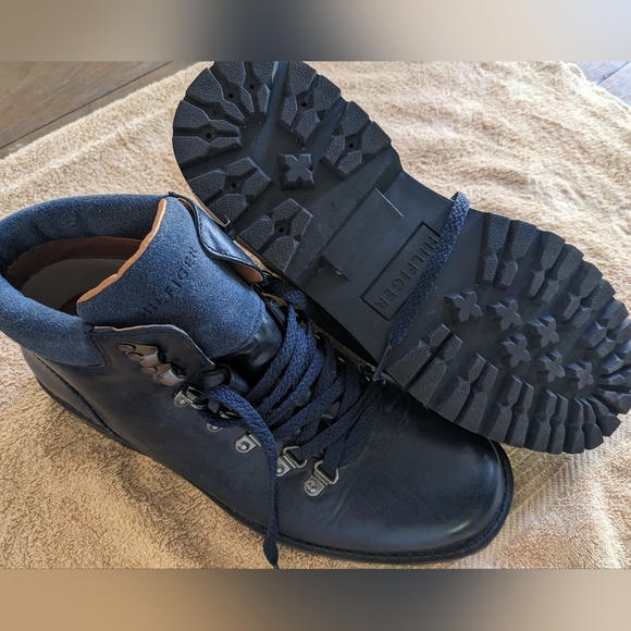 COPY - Tommy Hilfiger boots. - Picture 2 of 2